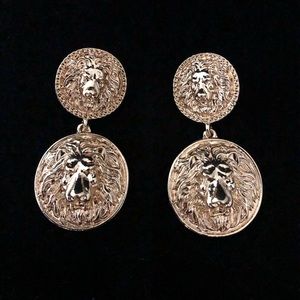 ❗️Flash Sale❗️Lioness Earrings 💛💛